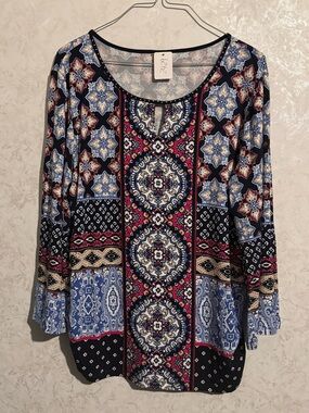 Beautiful Boho Top w/Embellishments